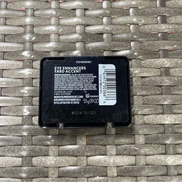 Cover Girl Eye Enhancers 4 Kit Shadow Country Woods 215 0.19 Oz New Sealed - Picture 2 of 2